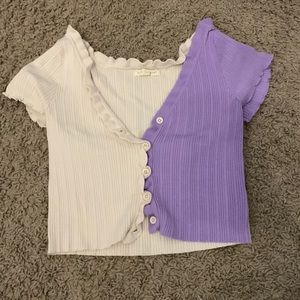 Small Purple & White LA Hearts Cropped Shirt /w Ruffle Detailing